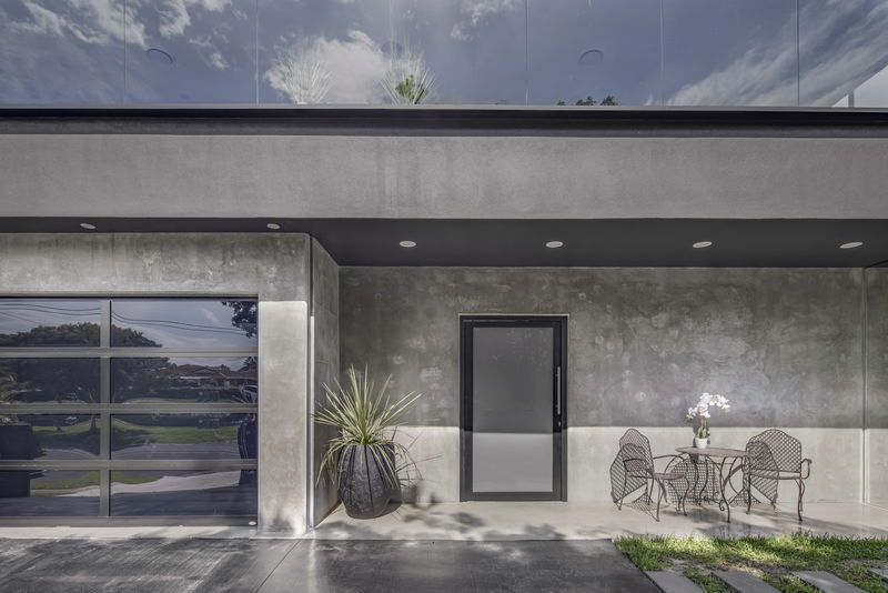 Urban Hideaway "Stay 5 Pay4"