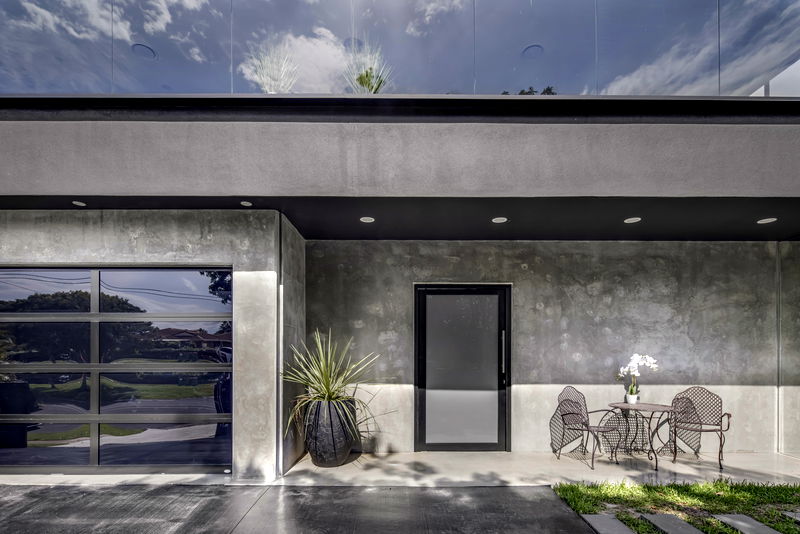 Urban Hideaway "Stay 5 Pay4"