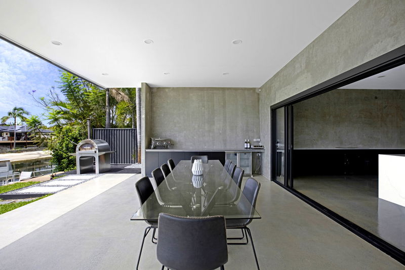 Urban Hideaway "Stay 5 Pay4"