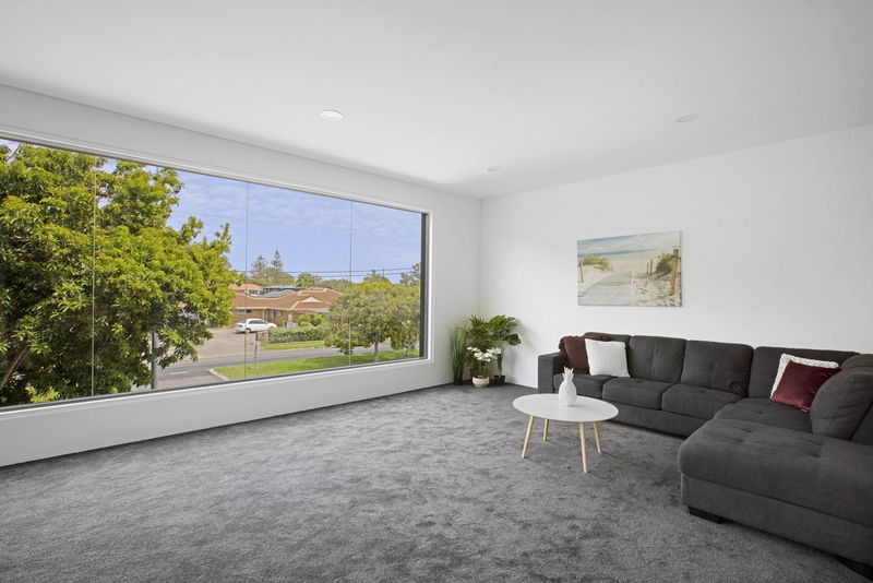 Urban Hideaway "Stay 5 Pay4"