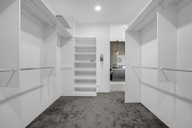 Urban Hideaway "Stay 5 Pay4"