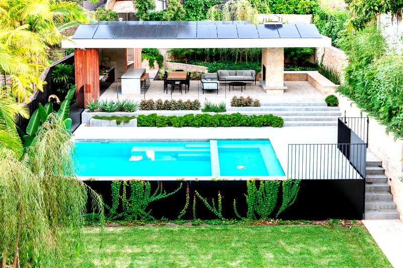 Balmoral Luxury Estate (Walk to Beach)