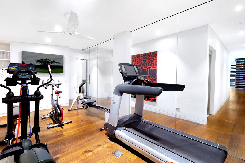 Balmoral Golden Mile Luxe (Heated Pool)