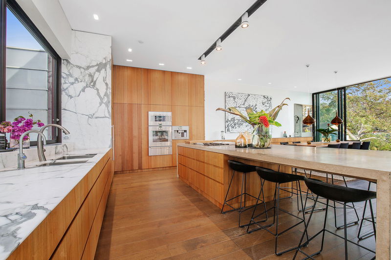 Balmoral Golden Mile Luxe (Heated Pool)