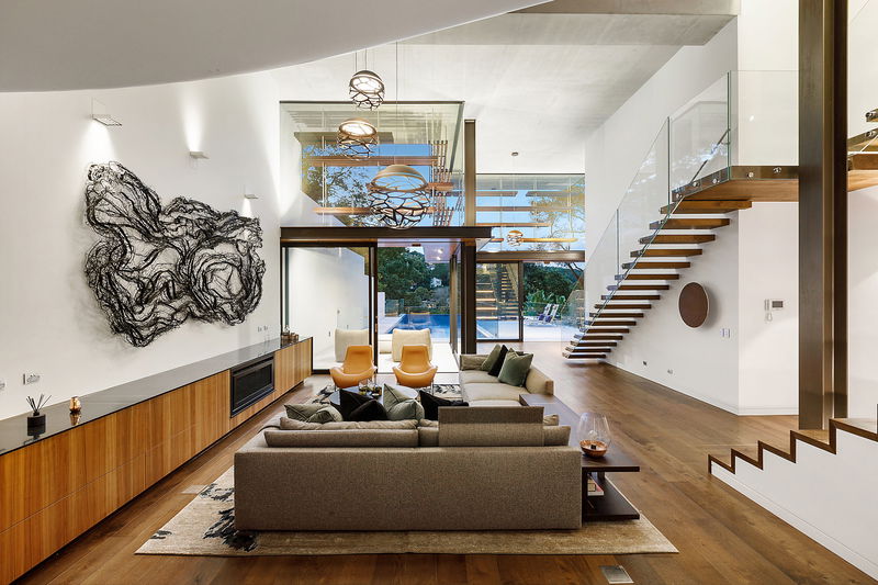 Balmoral Golden Mile Luxe (Heated Pool)