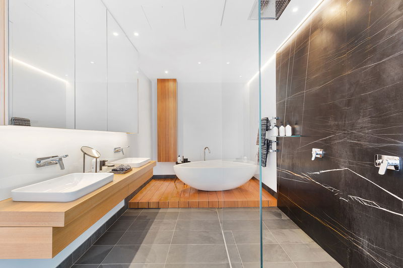 Balmoral Golden Mile Luxe (Heated Pool)