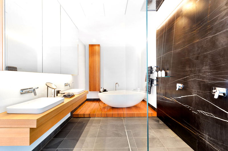 Balmoral Golden Mile Luxe (Heated Pool)