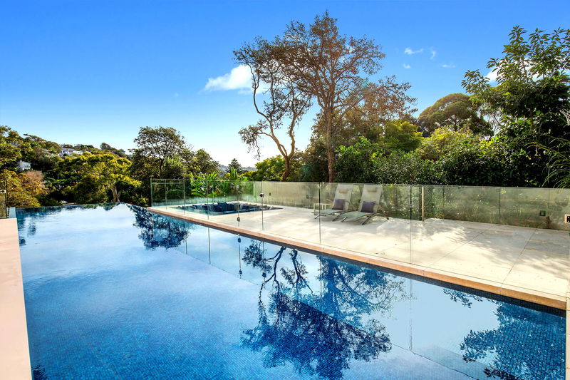 Balmoral Golden Mile Luxe (Heated Pool)