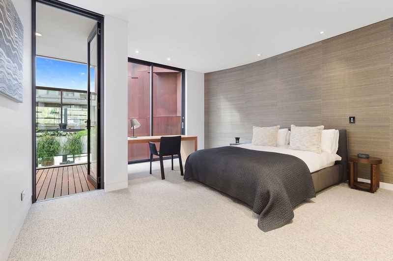 Balmoral Golden Mile Luxe (Heated Pool)