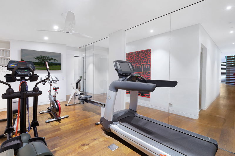 Balmoral Golden Mile Luxe (Heated Pool)