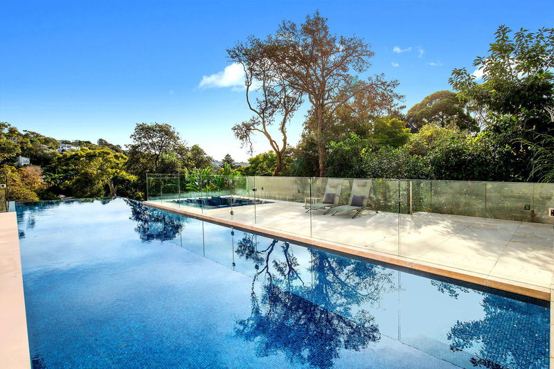 Balmoral Golden Mile Luxe (Heated Pool)