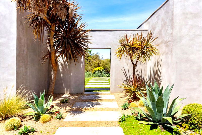 Victoria on Portsea (Solar Heated Pool)