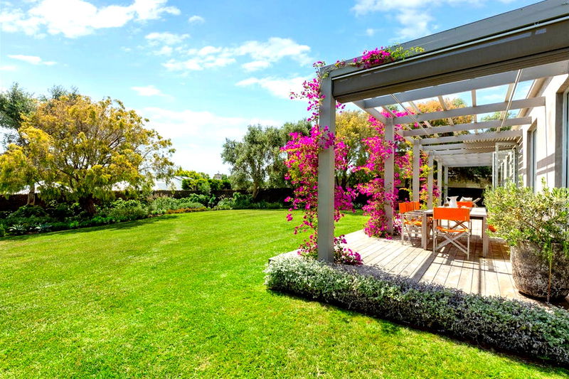 Victoria on Portsea (Solar Heated Pool)