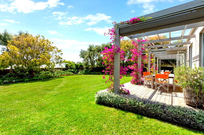 Victoria on Portsea (Solar Heated Pool)