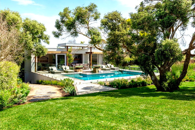 Victoria on Portsea (Solar Heated Pool)