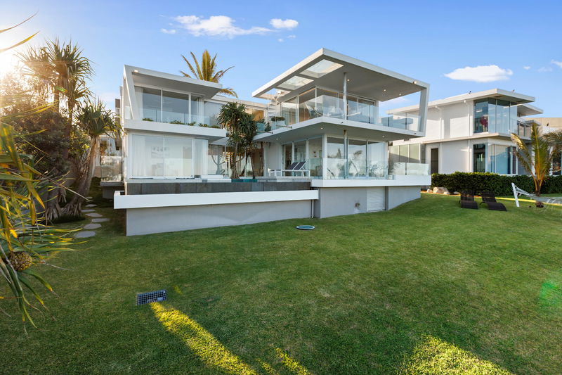 Beaches at Sunrise (Heated Pool)