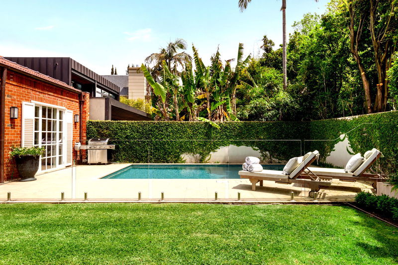 Resort House Toorak (Heated Pool)