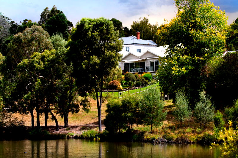 Province Lake House (With Car Parking)