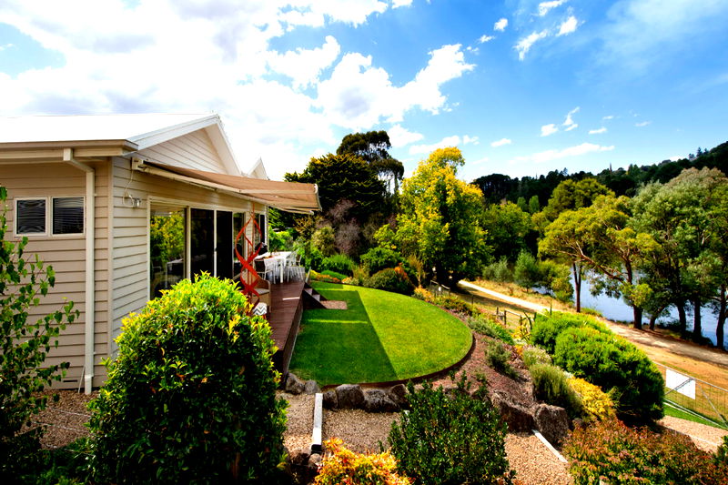 Province Lake House (With Car Parking)