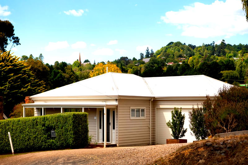 Province Lake House (With Car Parking)
