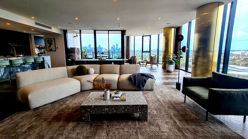 Port Melbourne Penthouse (Heated Pool)