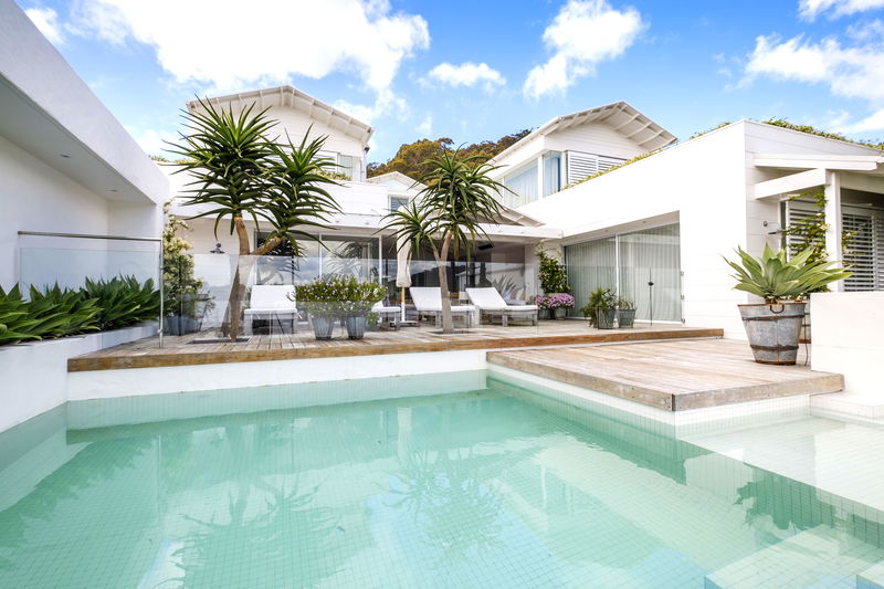 Wagstaffe Tropics (Walk to Beach)