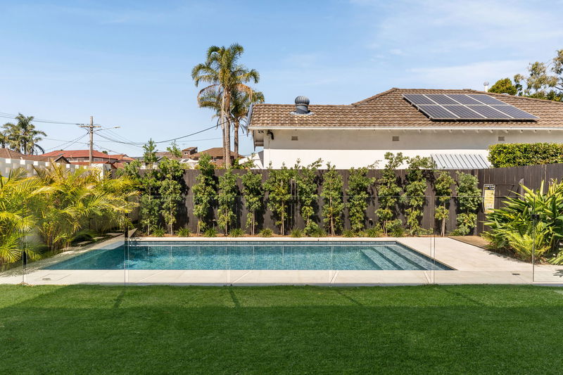 Bondi Pool Oasis (Walk to the beach)