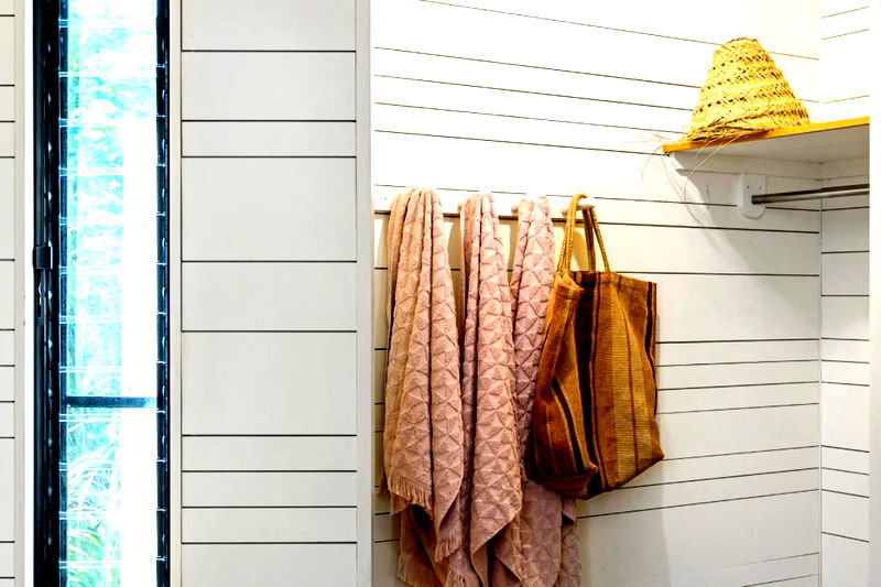 Seven Mile Beach House (With Car Parking)