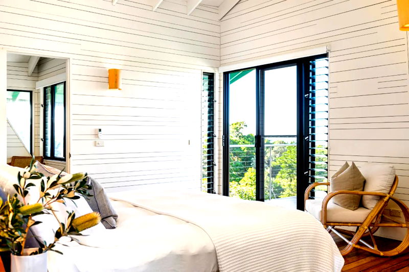 Seven Mile Beach House (With Car Parking)