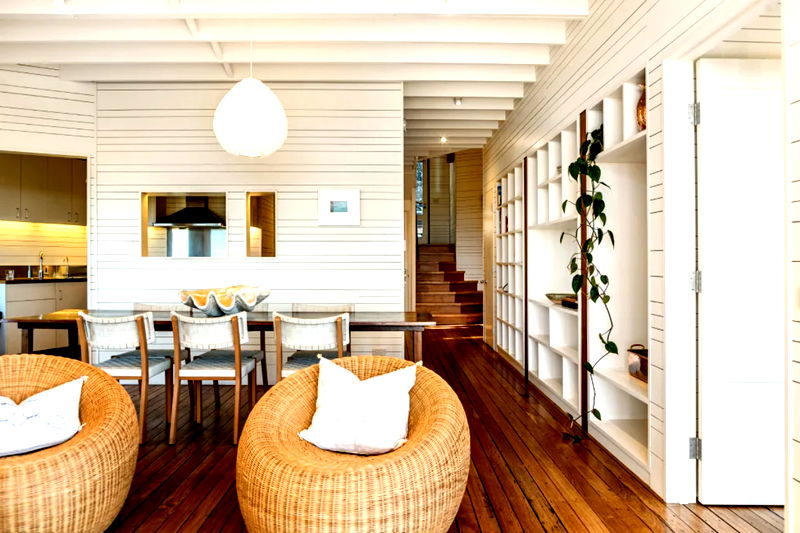 Seven Mile Beach House (With Car Parking)