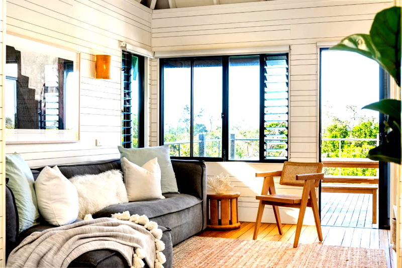 Seven Mile Beach House (With Car Parking)