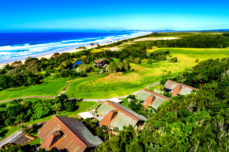 Seven Mile Beach House (With Car Parking)