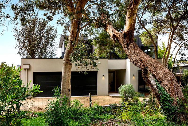 Bali Hi (Walk to Beach)