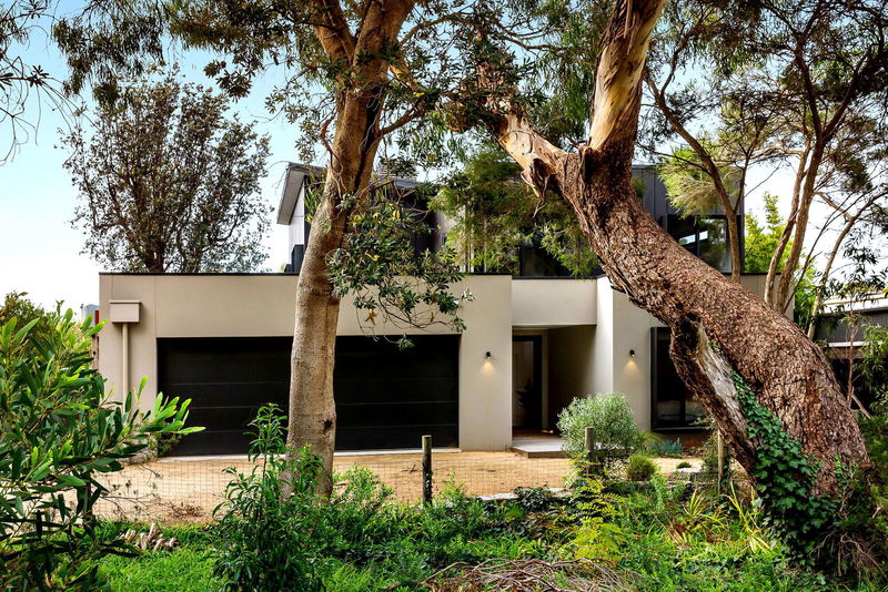 Bali Hi (Walk to Beach)