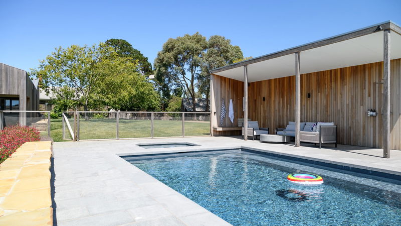 Fassway Farm (Heated Pool)