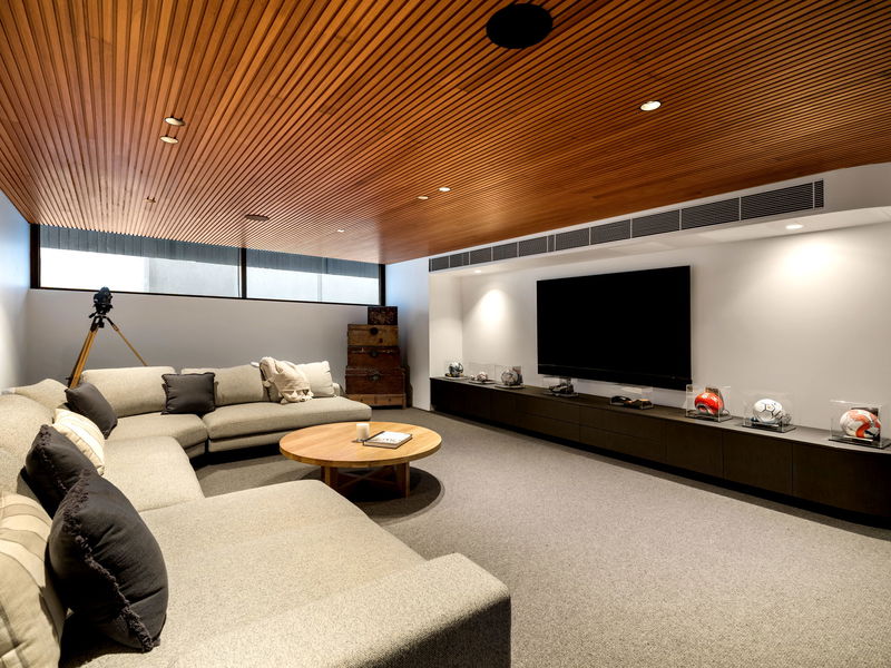 Clifton Modern Luxe (Heated Pool)