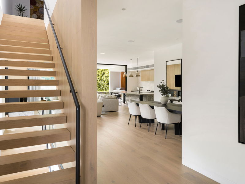 Clifton Modern Luxe (Heated Pool)