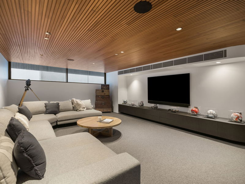 Clifton Modern Luxe (Heated Pool)