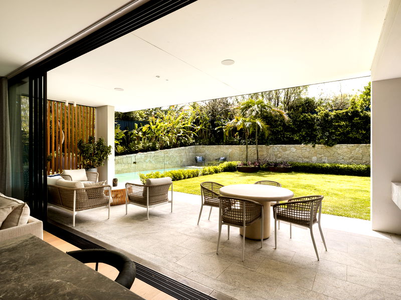 Clifton Modern Luxe (Heated Pool)