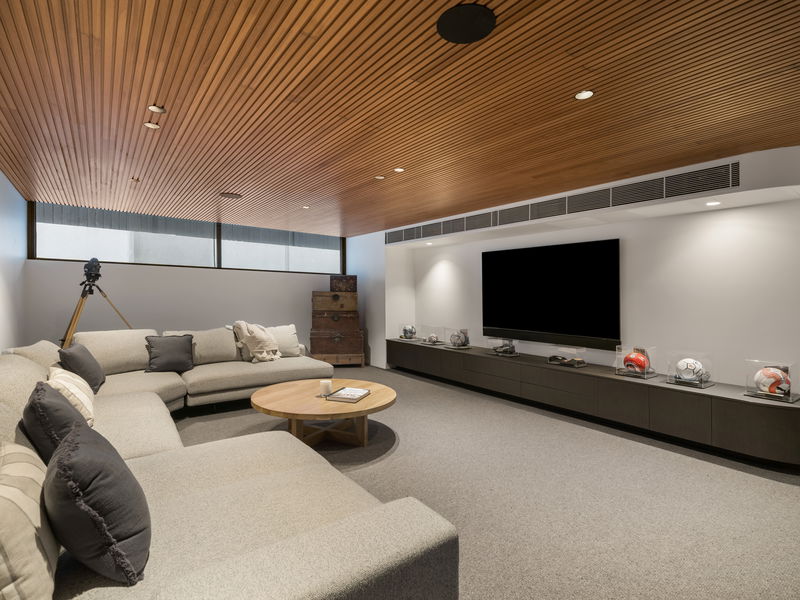 Clifton Modern Luxe (Heated Pool)