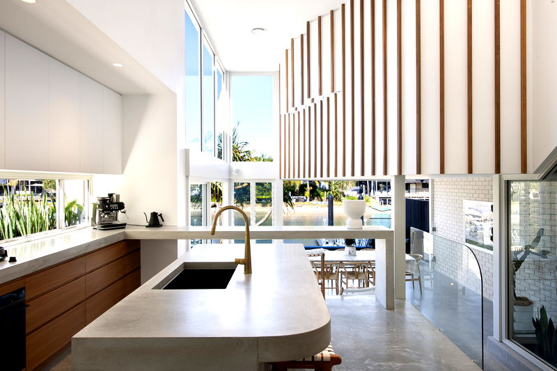 The Marlin (Walk to Beach)