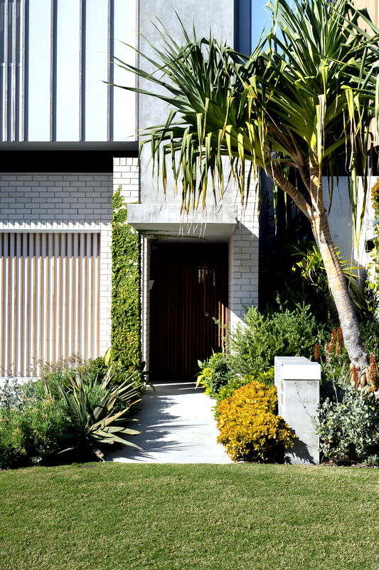 The Marlin (Walk to Beach)