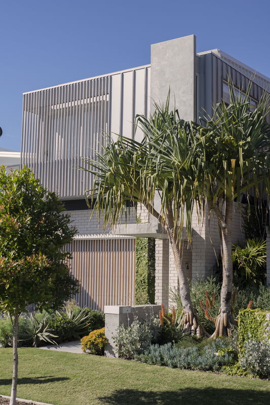 The Marlin (Walk to Beach)