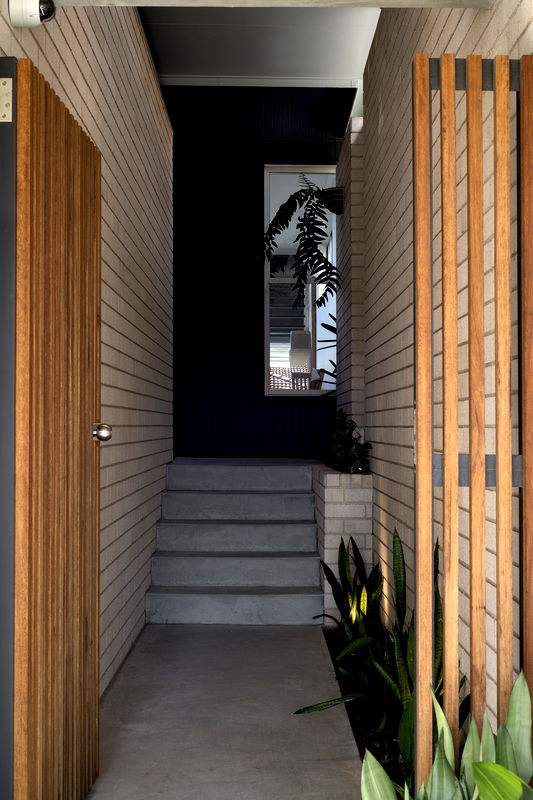 The Marlin (Walk to Beach)