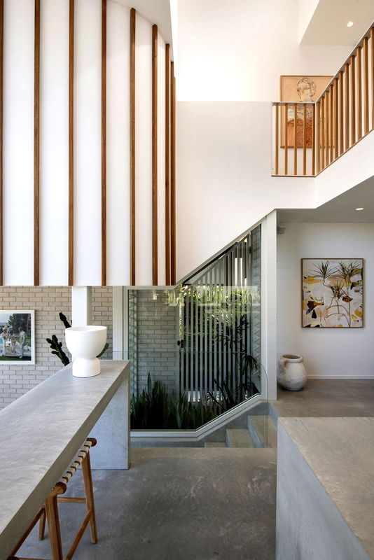 The Marlin (Walk to Beach)