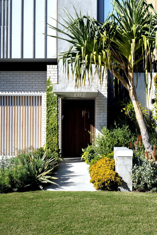 The Marlin (Walk to Beach)