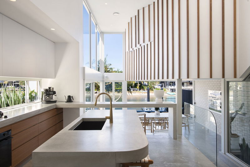 The Marlin (Walk to Beach)