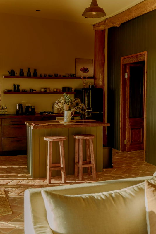 Damia (Pet Friendly)