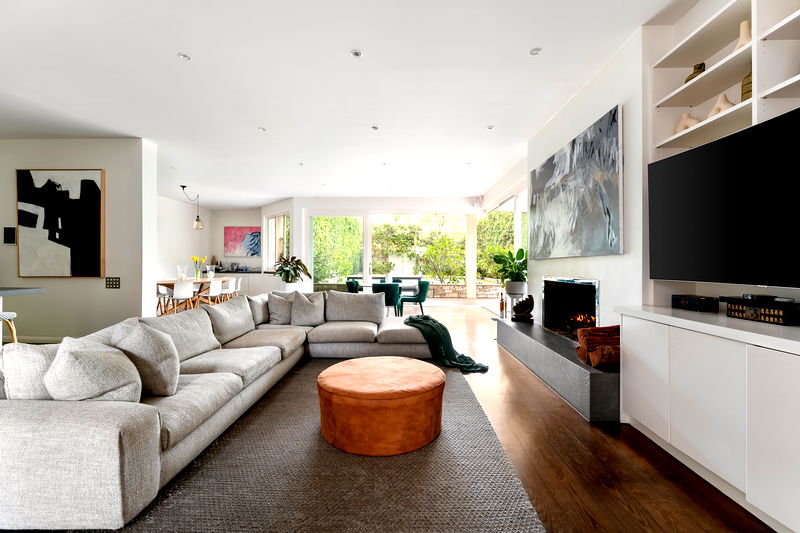 Wynnstay House (Solar Heated Pool)