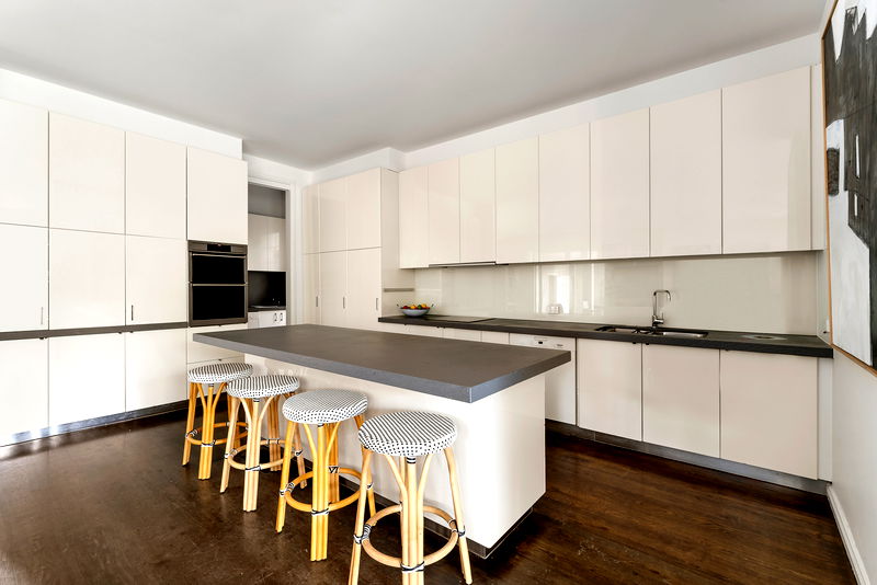 Wynnstay House (Solar Heated Pool)